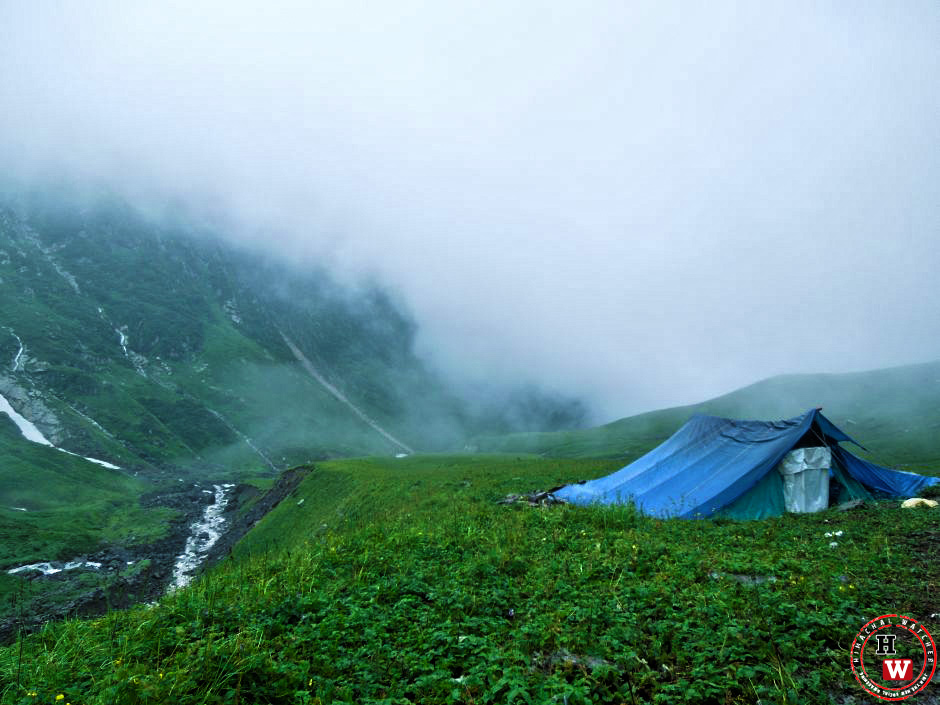 On the way to Shrikhand Mahadev