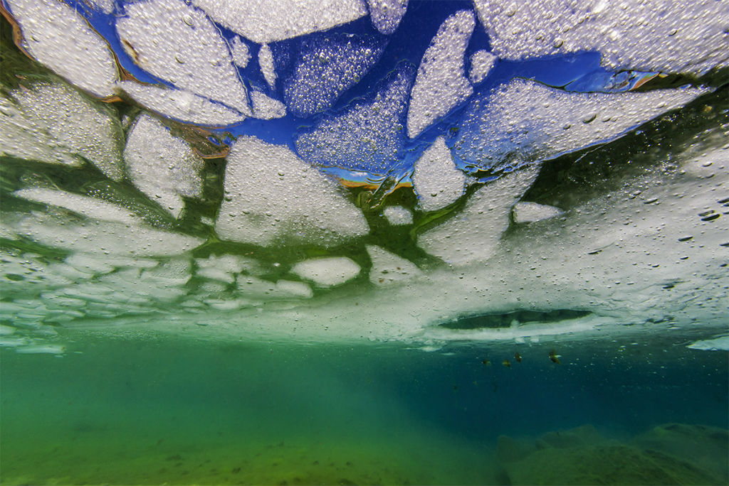 frozen zanskar river near chilling