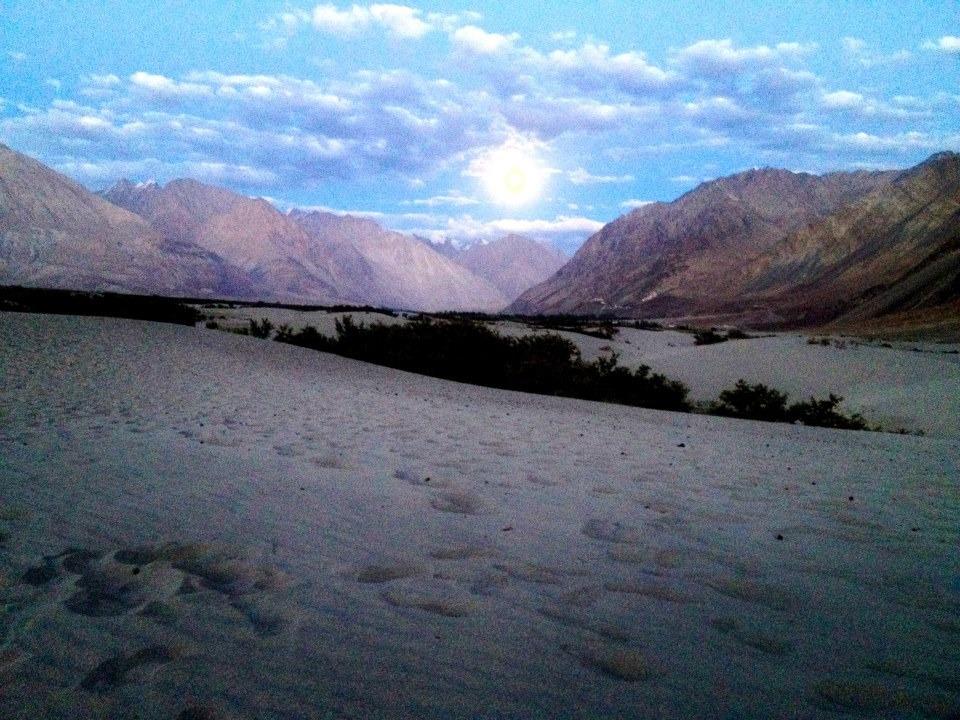 Full moon night at Hunder