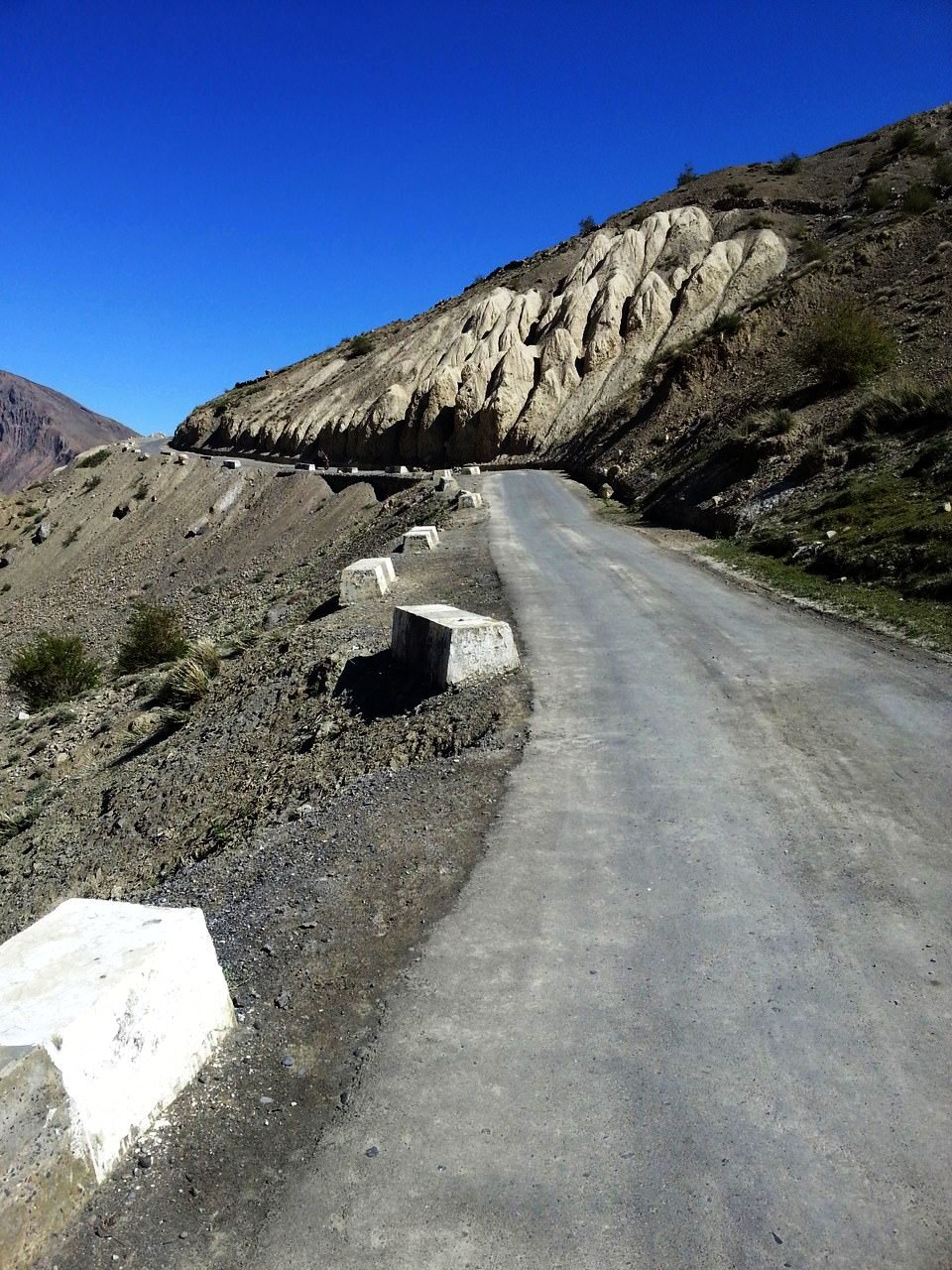 Road to Dhankar